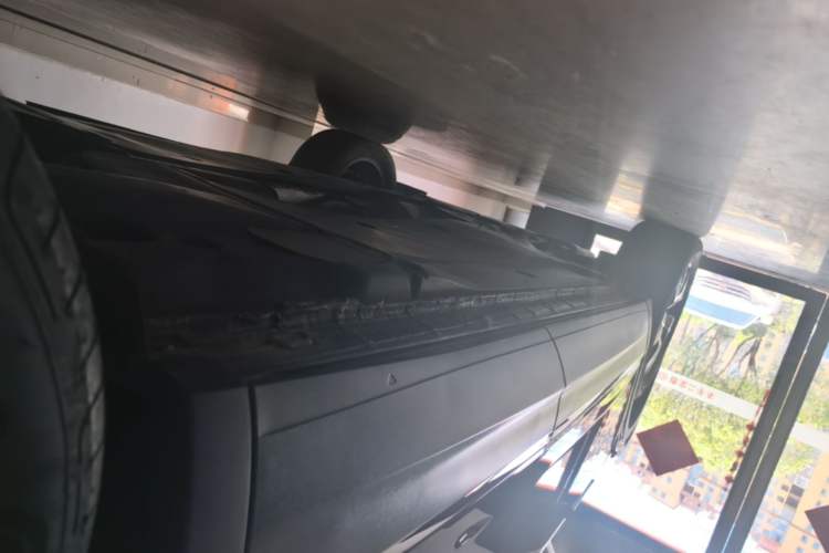 Used Volkswagen Tayron 2022 330TSI Two-Wheel Drive Luxury Connect Plus Version Left Side Sill
