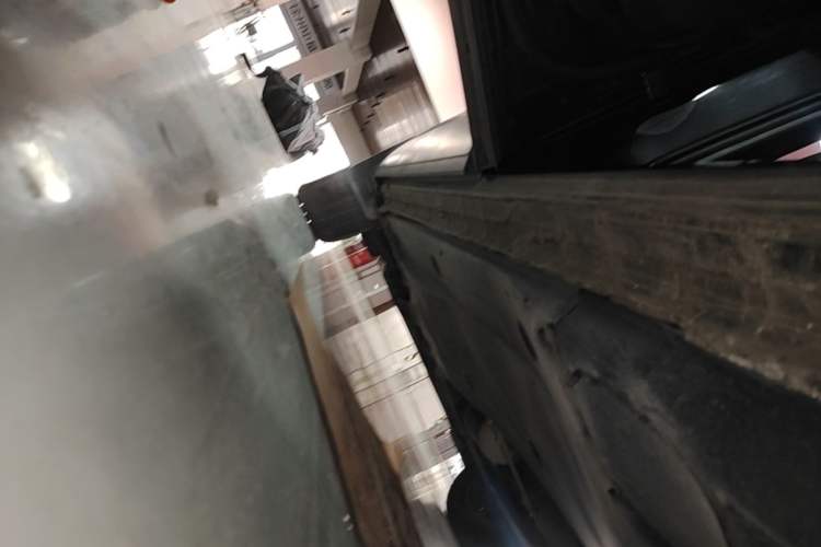 Used Volkswagen Tayron 2022 330TSI Two-Wheel Drive Luxury Smart Connectivity Version Left Side Sill