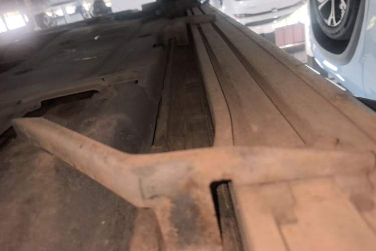 Used Volkswagen Tayron 2022 330TSI Two-Wheel Drive Luxury Smart Connectivity Version Left Side Sill