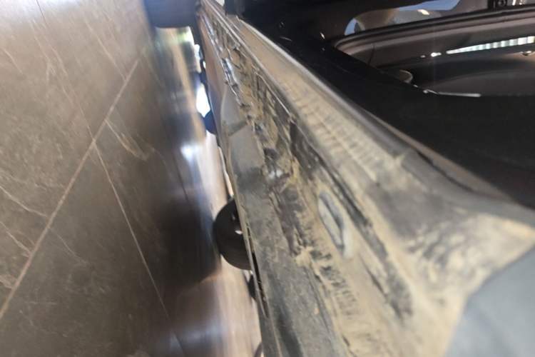 Used Volkswagen Tayron 2022 330TSI Two-Wheel Drive Luxury Smart Connectivity Version Left Side Sill