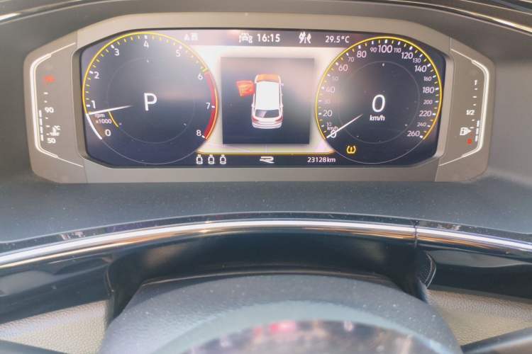 Used Volkswagen Tayron 2022 380TSI Four-Wheel Drive R-Line Connected Version Odometer Close Up