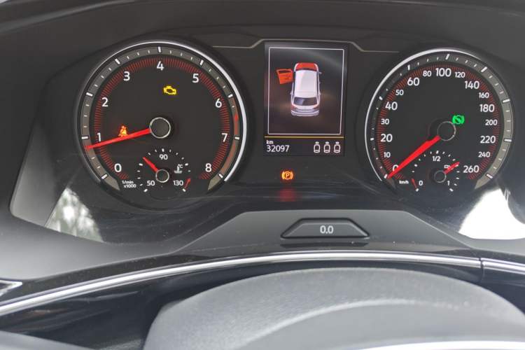 Used Volkswagen Tayron 2022 280TSI Two-Wheel Drive Luxury Smart Connectivity Version Odometer Close Up