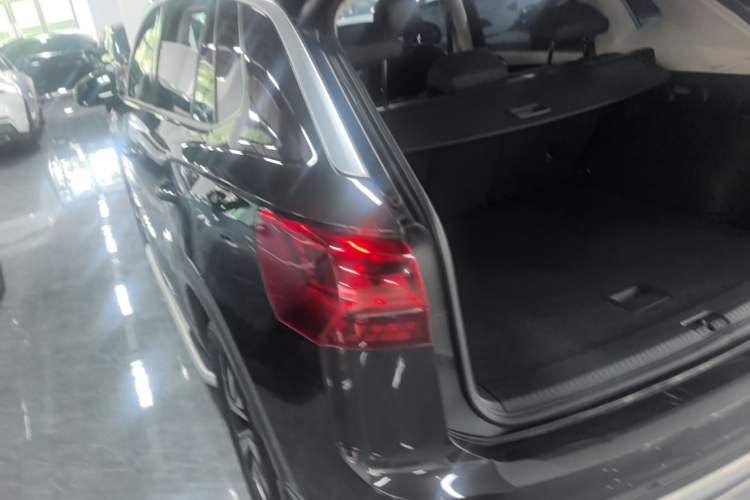 Used Volkswagen Tayron 2022 330TSI Two-Wheel Drive Luxury Smart Connectivity Version Rear Left 45 Deg