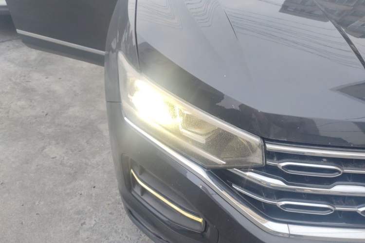 Used Volkswagen Tayron 2022 330TSI Two-Wheel Drive Luxury Smart Connectivity Version Right Front Headlight