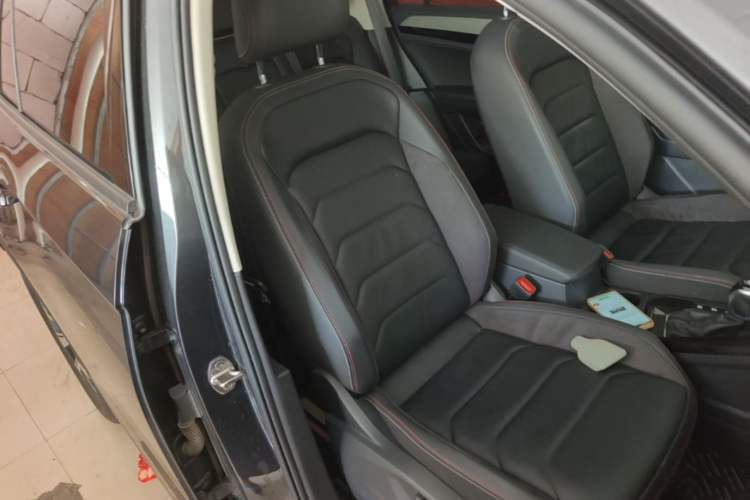 Used Volkswagen Tayron 2022 280TSI Two-Wheel Drive Luxury Smart Connectivity Version Right Front Seat