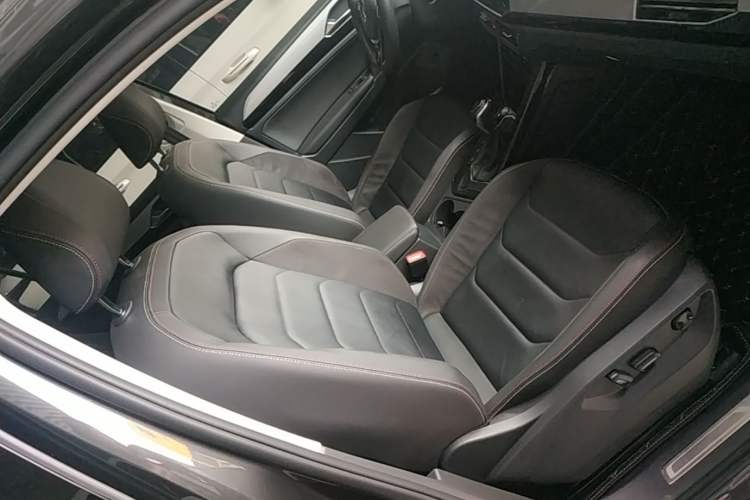 Used Volkswagen Tayron 2022 330TSI Two-Wheel Drive Luxury Smart Connectivity Version Right Front Seat