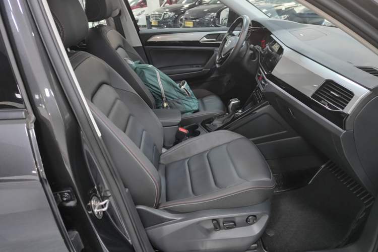Used Volkswagen Tayron 2022 330TSI Two-Wheel Drive Luxury Smart Connectivity Version Right Front Seat