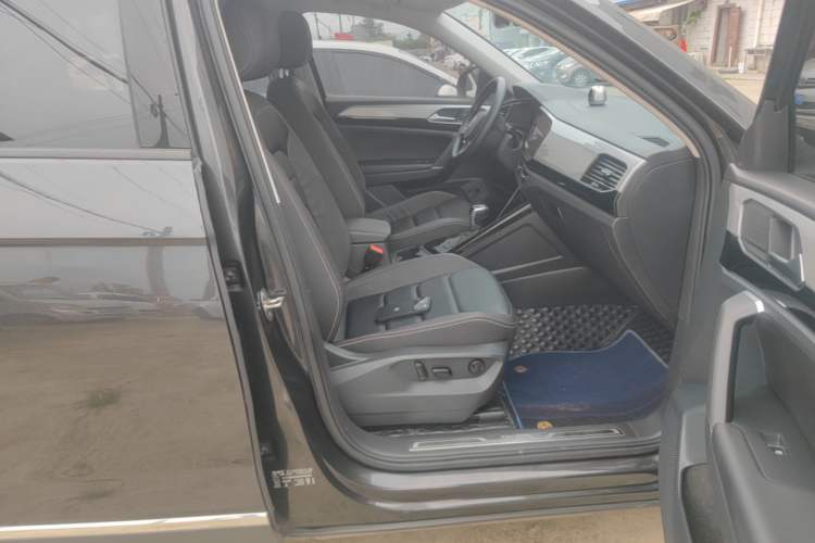 Used Volkswagen Tayron 2022 330TSI Two-Wheel Drive Luxury Connect Plus Version Right Front Seat
