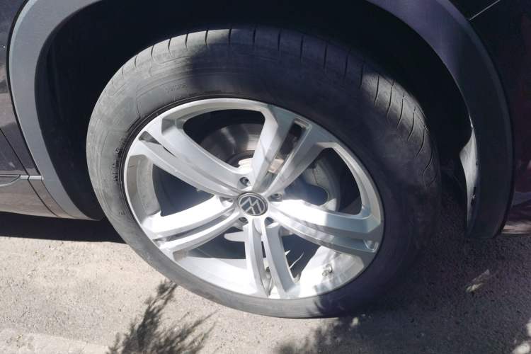 Used Volkswagen Tayron 2022 380TSI Four-Wheel Drive R-Line Connected Version Right Front Wheel Hub