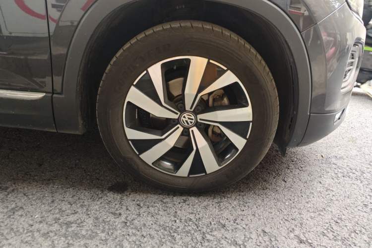 Used Volkswagen Tayron 2022 330TSI Two-Wheel Drive Luxury Connect Plus Version Right Front Wheel Hub