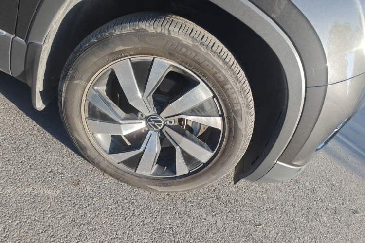 Used Volkswagen Tayron 2022 280TSI Two-Wheel Drive Luxury Smart Connectivity Version Right Front Wheel Hub