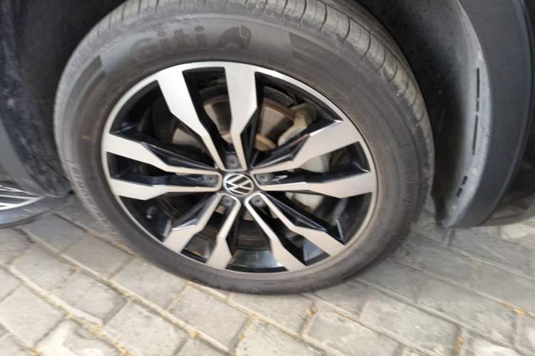 Used Volkswagen Tayron 2022 380TSI Four-Wheel Drive R-Line Connected Version Right Front Wheel Hub