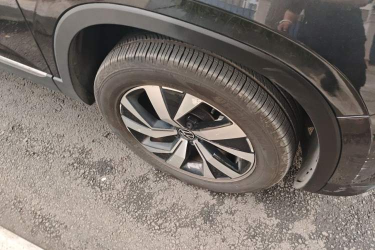 Used Volkswagen Tayron 2022 280TSI Two-Wheel Drive Luxury Smart Connectivity Version Right Front Wheel Hub