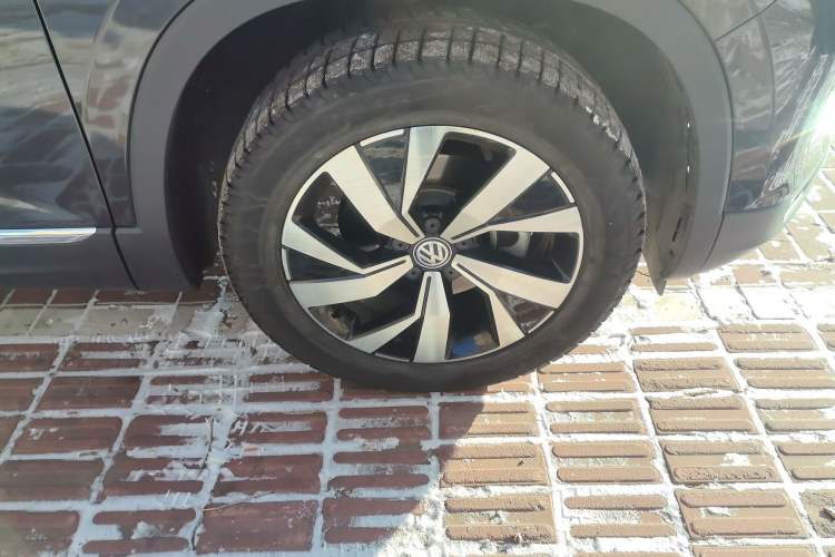 Used Volkswagen Tayron 2022 280TSI Two-Wheel Drive Luxury Smart Connectivity Version Right Front Wheel Hub