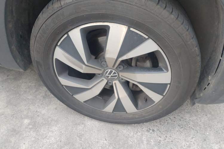 Used Volkswagen Tayron 2022 330TSI Two-Wheel Drive Luxury Smart Connectivity Version Right Front Wheel Hub
