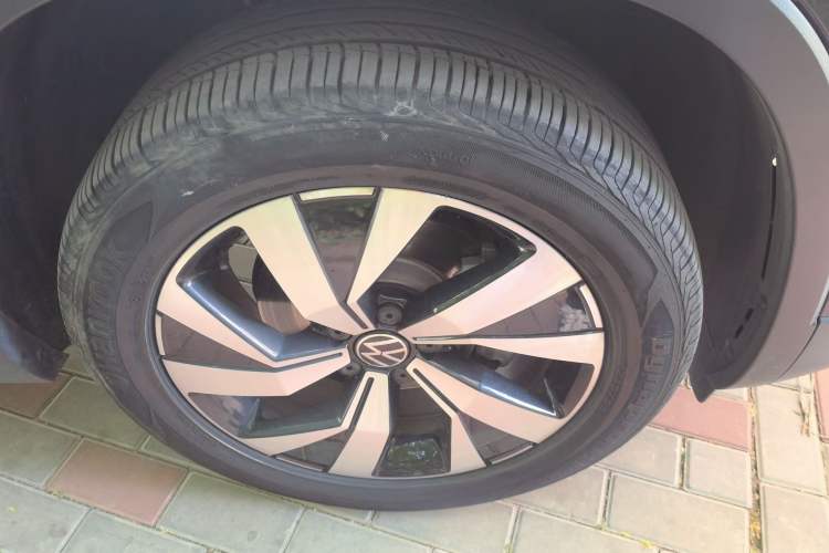 Used Volkswagen Tayron 2022 280TSI Two-Wheel Drive Luxury Smart Connectivity Version Right Front Wheel Hub
