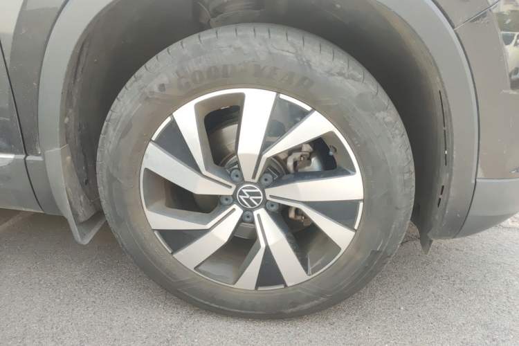 Used Volkswagen Tayron 2022 280TSI Two-Wheel Drive Luxury Smart Connectivity Version Right Front Wheel Hub