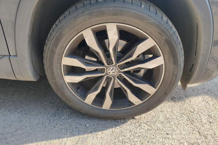 Used Volkswagen Tayron 2022 380TSI Four-Wheel Drive R-Line Connected Version Right Front Wheel Hub