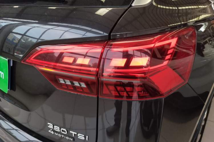 Used Volkswagen Tayron 2022 380TSI Four-Wheel Drive Luxury Connected Pro Version Right Rear Taillight