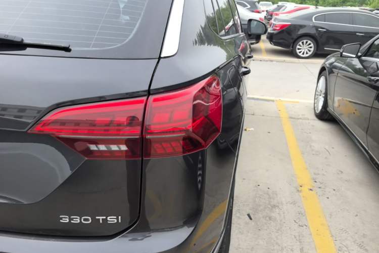 Used Volkswagen Tayron 2022 330TSI Two-Wheel Drive Luxury Smart Connectivity Version Right Rear Taillight