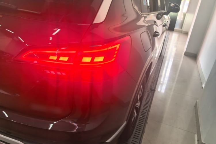 Used Volkswagen Tayron 2022 330TSI Two-Wheel Drive Luxury Connect Plus Version Right Rear Taillight