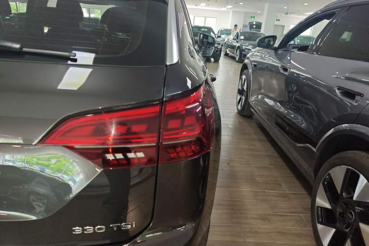 Used Volkswagen Tayron 2022 330TSI Two-Wheel Drive Luxury Smart Connectivity Version Right Rear Taillight
