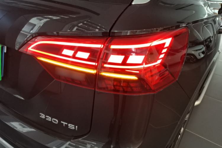 Used Volkswagen Tayron 2022 330TSI Two-Wheel Drive Luxury Smart Connectivity Version Right Rear Taillight