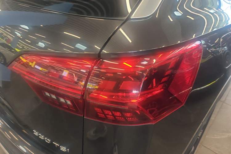 Used Volkswagen Tayron 2022 330TSI Two-Wheel Drive Luxury Smart Connectivity Version Right Rear Taillight