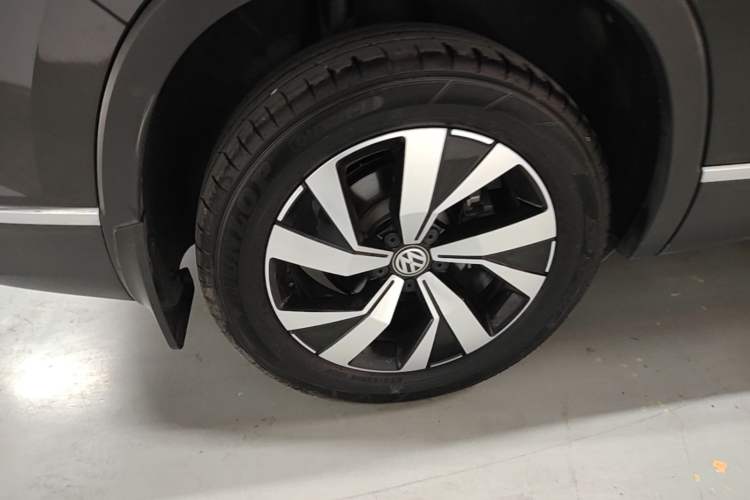 Used Volkswagen Tayron 2022 330TSI Two-Wheel Drive Luxury Smart Connectivity Version Right Rear Wheel Hub