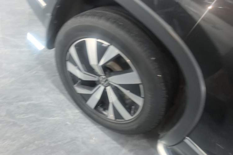 Used Volkswagen Tayron 2022 330TSI Two-Wheel Drive Luxury Smart Connectivity Version Right Rear Wheel Hub