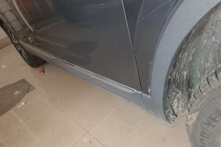 Used Volkswagen Tayron 2022 280TSI Two-Wheel Drive Luxury Smart Connectivity Version Right Side Sill