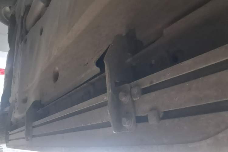 Used Volkswagen Tayron 2022 330TSI Two-Wheel Drive Luxury Smart Connectivity Version Right Side Sill