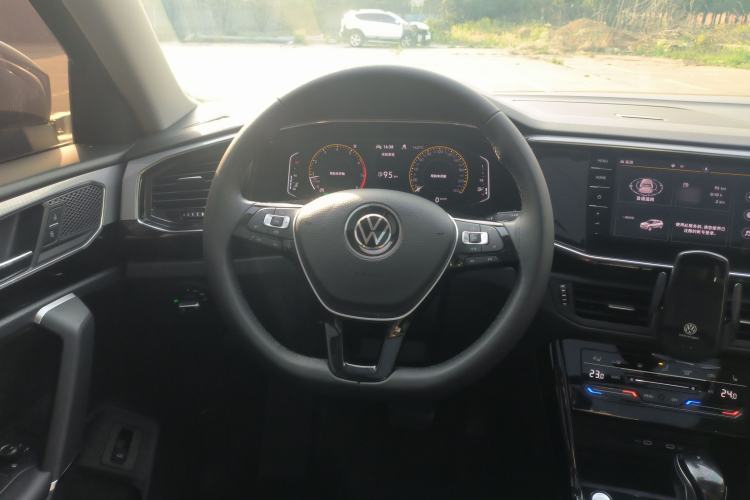 Used Volkswagen Tayron 2022 330TSI Two-Wheel Drive Luxury Connect Plus Version Steering Wheel