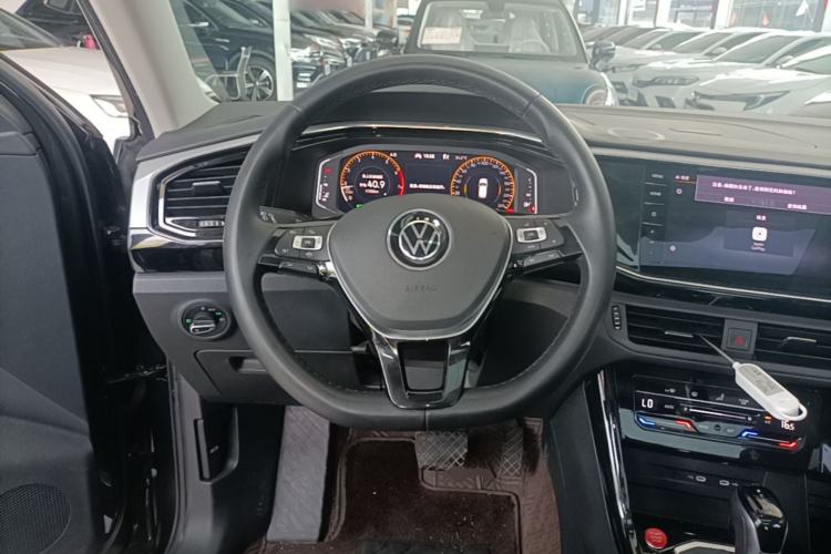 Used Volkswagen Tayron 2022 330TSI Two-Wheel Drive Luxury Connect Plus Version Steering Wheel