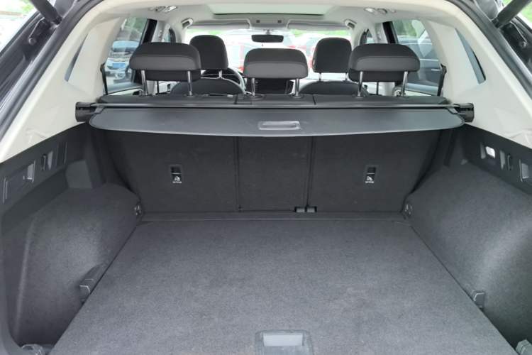Used Volkswagen Tayron 2022 330TSI Two-Wheel Drive Luxury Smart Connectivity Version Trunk