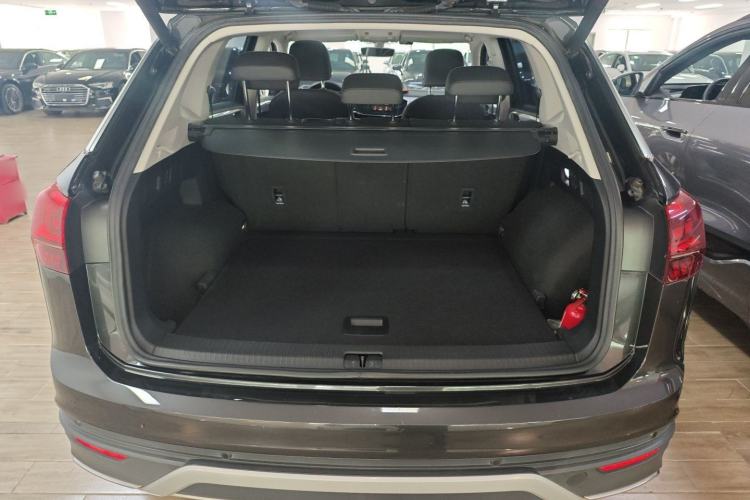 Used Volkswagen Tayron 2022 330TSI Two-Wheel Drive Luxury Smart Connectivity Version Trunk