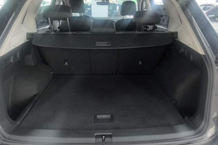 Used Volkswagen Tayron 2022 330TSI Two-Wheel Drive Luxury Smart Connectivity Version Trunk