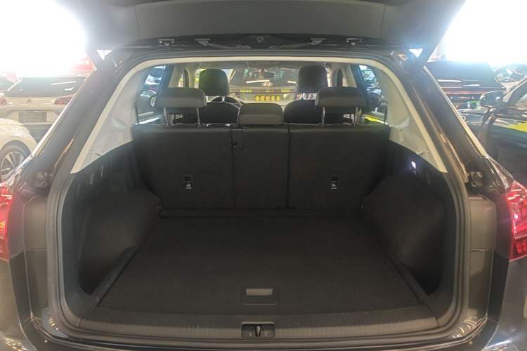Used Volkswagen Tayron 2022 330TSI Two-Wheel Drive Luxury Smart Connectivity Version Trunk