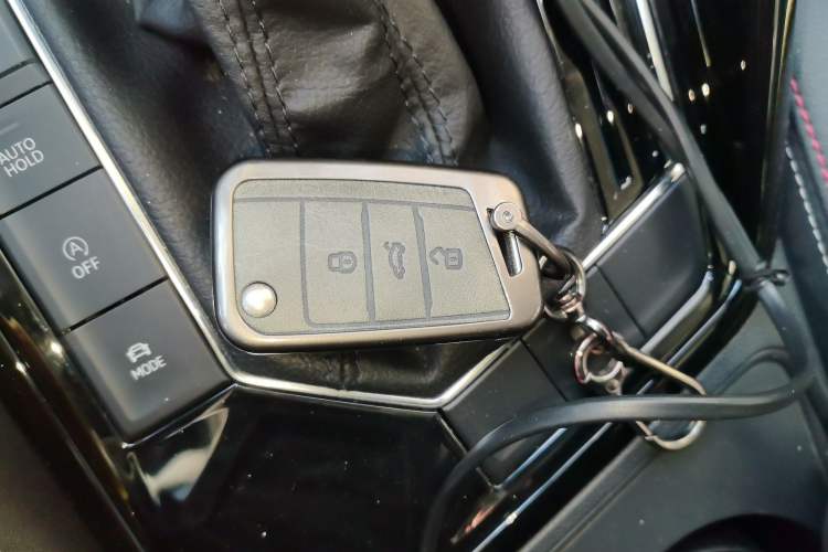 Used Volkswagen Tayron 2022 280TSI Two-Wheel Drive Luxury Smart Connectivity Version Vehicle Key