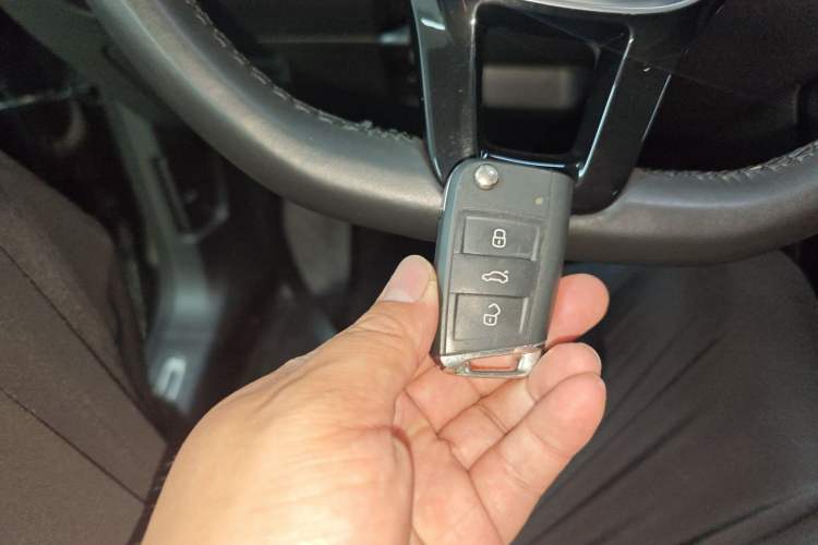 Used Volkswagen Tayron 2022 330TSI Two-Wheel Drive Luxury Smart Connectivity Version Vehicle Key
