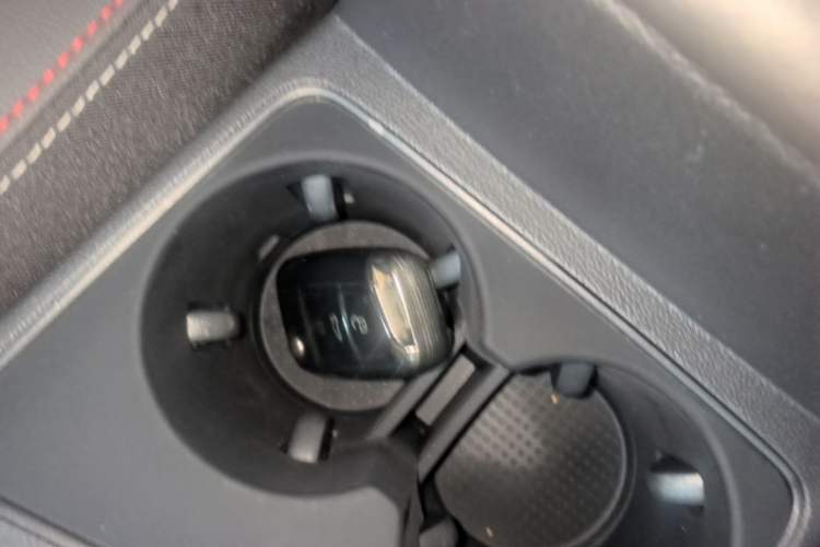 Used Volkswagen Tayron 2022 330TSI Two-Wheel Drive Luxury Smart Connectivity Version Vehicle Key