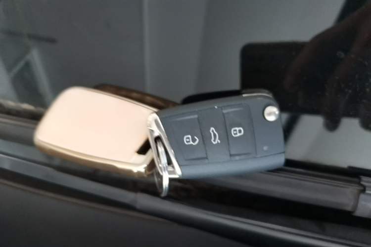 Used Volkswagen Tayron 2022 330TSI Two-Wheel Drive Luxury Smart Connectivity Version Vehicle Key