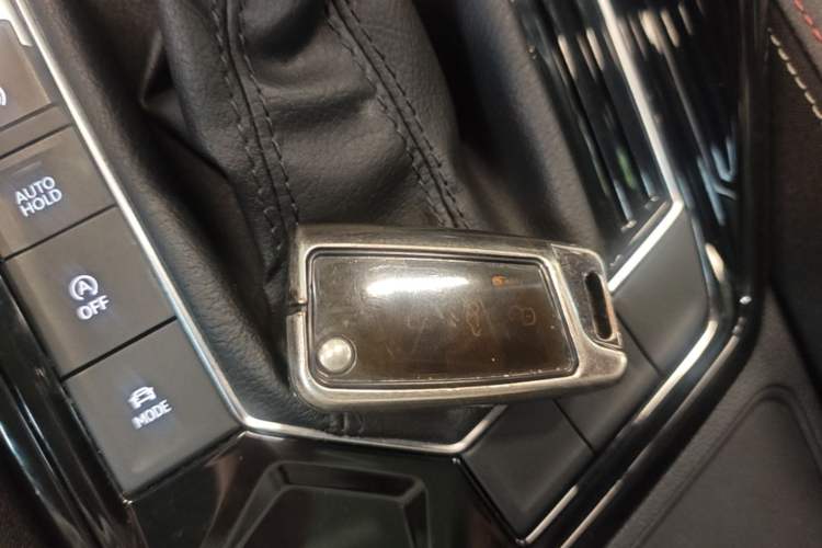Used Volkswagen Tayron 2022 330TSI Two-Wheel Drive Luxury Smart Connectivity Version Vehicle Key