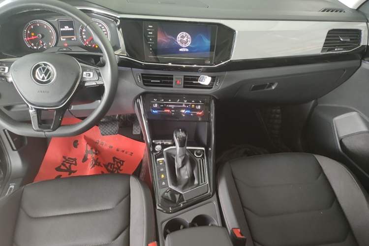 Used Volkswagen Tayron 2022 330TSI Two-Wheel Drive Luxury Smart Connectivity Version Audio And AC Panel