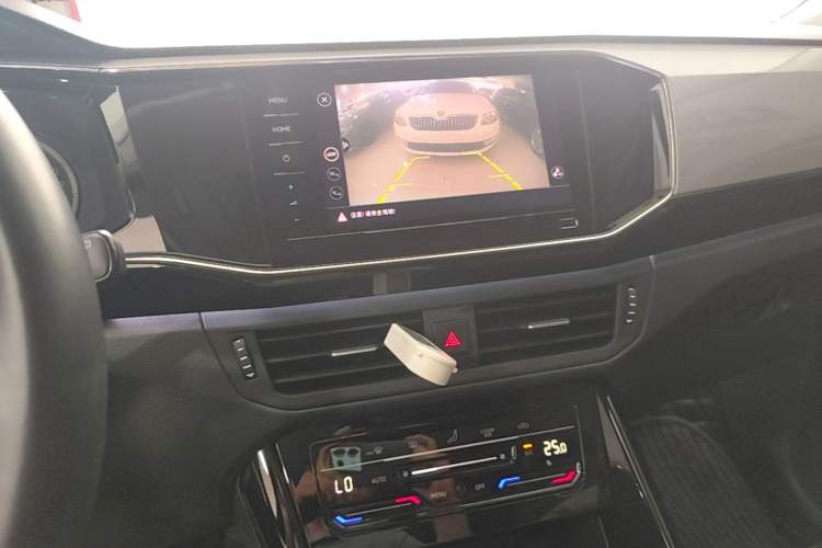 Used Volkswagen Tayron 2022 280TSI Two-Wheel Drive Luxury Smart Connectivity Version Audio And AC Panel