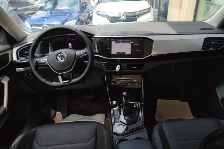 Used Volkswagen Tayron 2022 330TSI Two-Wheel Drive Luxury Smart Connectivity Version Center Console