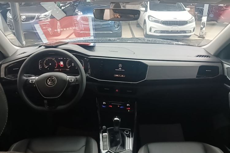 Used Volkswagen Tayron 2022 330TSI Two-Wheel Drive Luxury Connect Plus Version Center Console