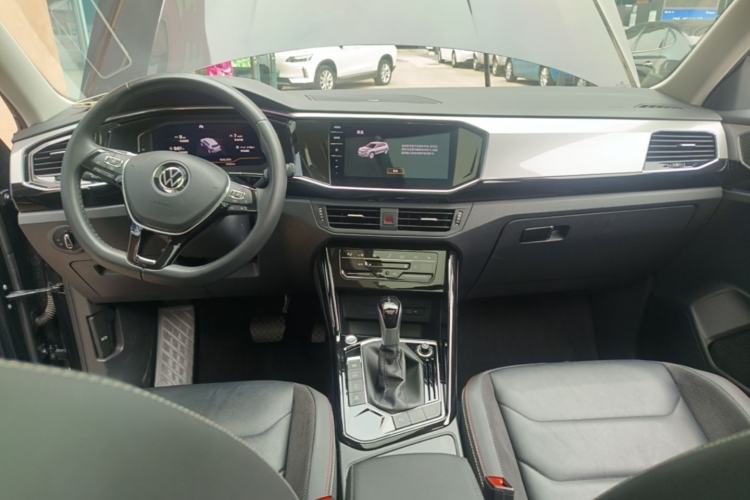 Used Volkswagen Tayron 2022 330TSI Two-Wheel Drive Luxury Connect Plus Version Center Console
