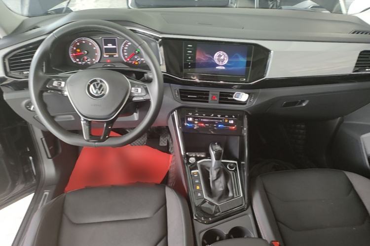 Used Volkswagen Tayron 2022 330TSI Two-Wheel Drive Luxury Smart Connectivity Version Center Console