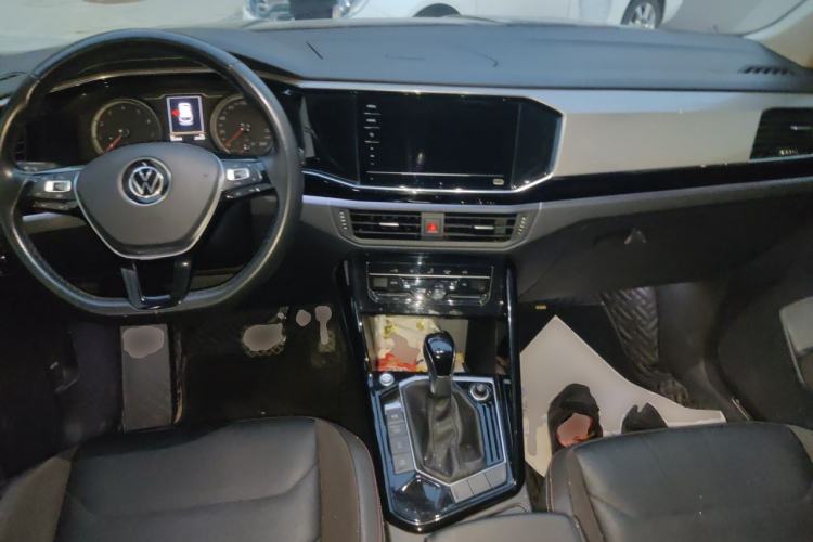 Used Volkswagen Tayron 2022 280TSI Two-Wheel Drive Luxury Smart Connectivity Version Center Console
